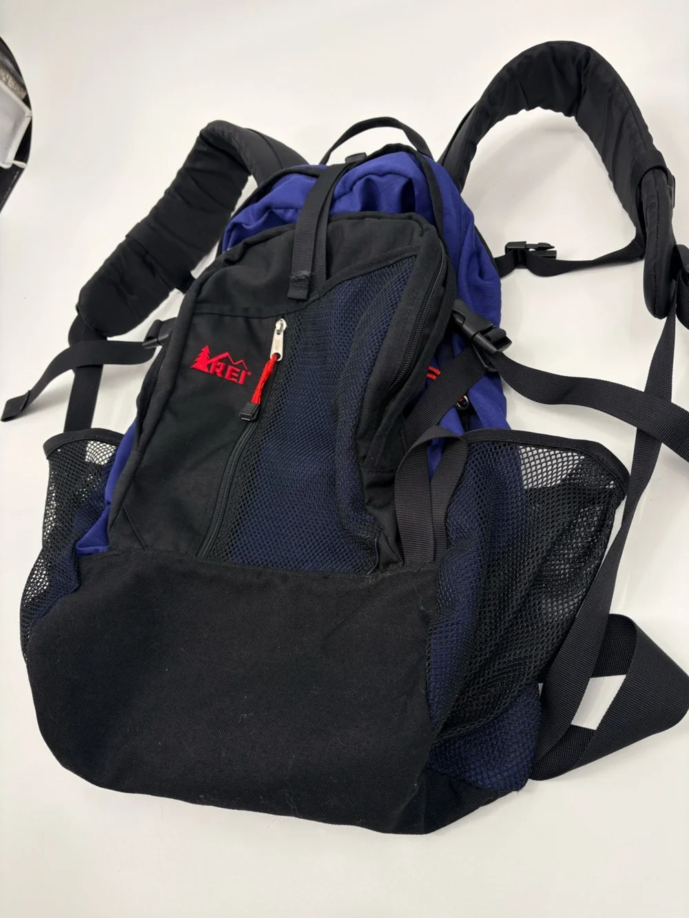 REI vintage Black & Blue Hiking Backpack